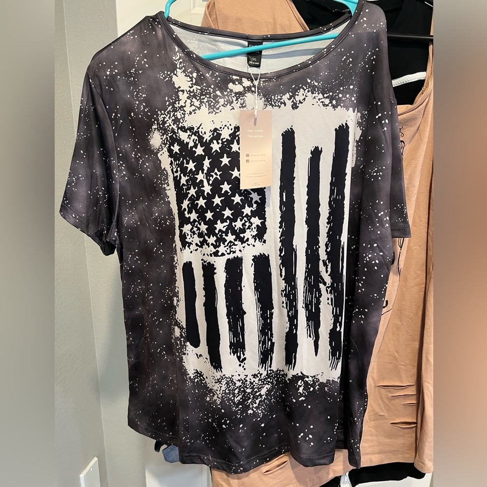 New with tags! American flag tee